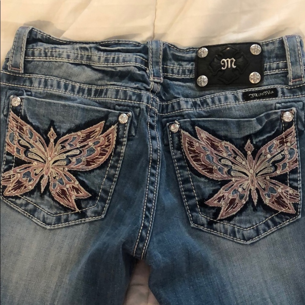 Miss Me butterfly pocket capris